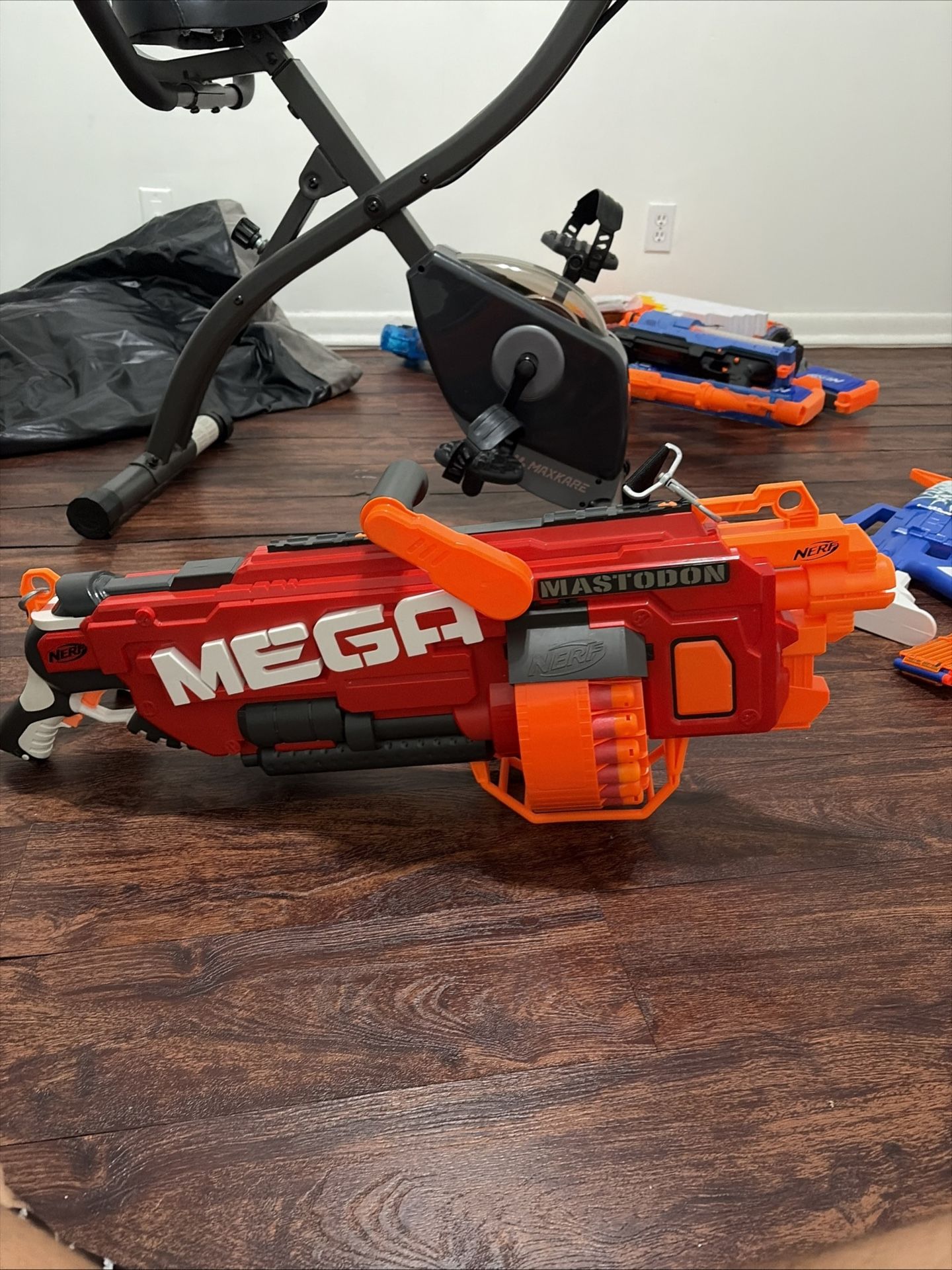 Mega  Mastodon With Darts And Batteries 