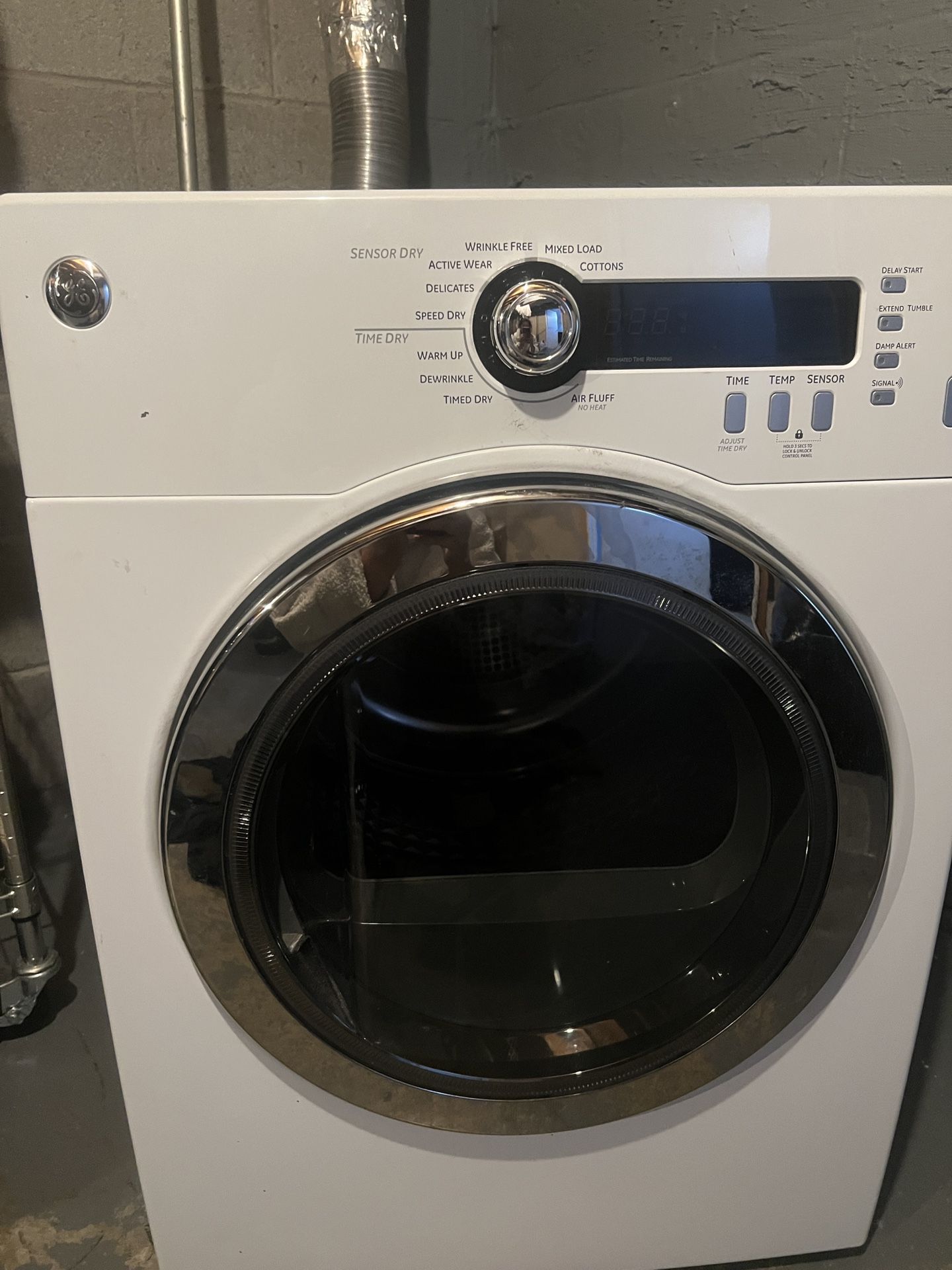 GE Dryer Machine 