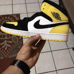 Air Jordan 1 Mid