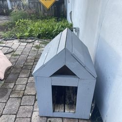 Wooden House For Cats Or Dogs 