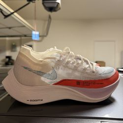 Nike ZoomX Vaporfly Next% 2 Size 8 W