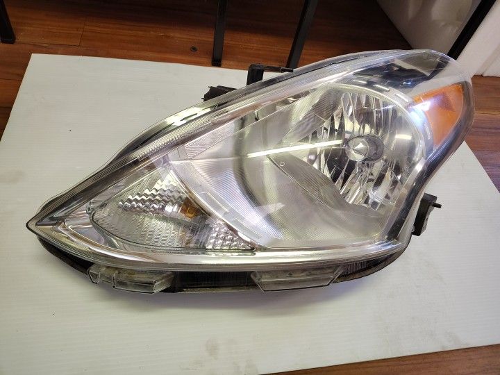 Headlight Assembly Lift Driver Side