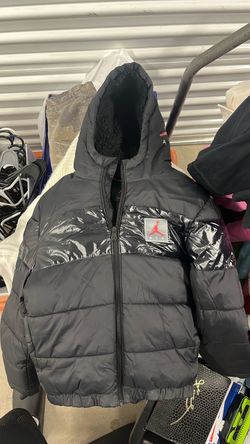 Jordan jacket kids size small 8-10 yrs old
