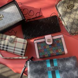 Different Wallets,crossbody,wristlets Different Prices 