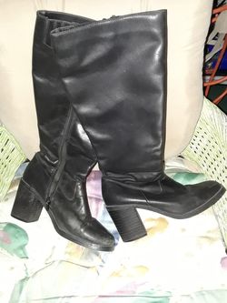 Ladies Dress boots size 7 $15