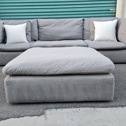 FREE DELIVERY!!! Bob's Furniture "Dream Gray Modular" Cloud Couch + Ottoman ($2.1K Retail ..50% OFF!!)