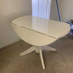 White Round Kitchen Table