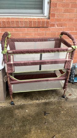 Used bassinet