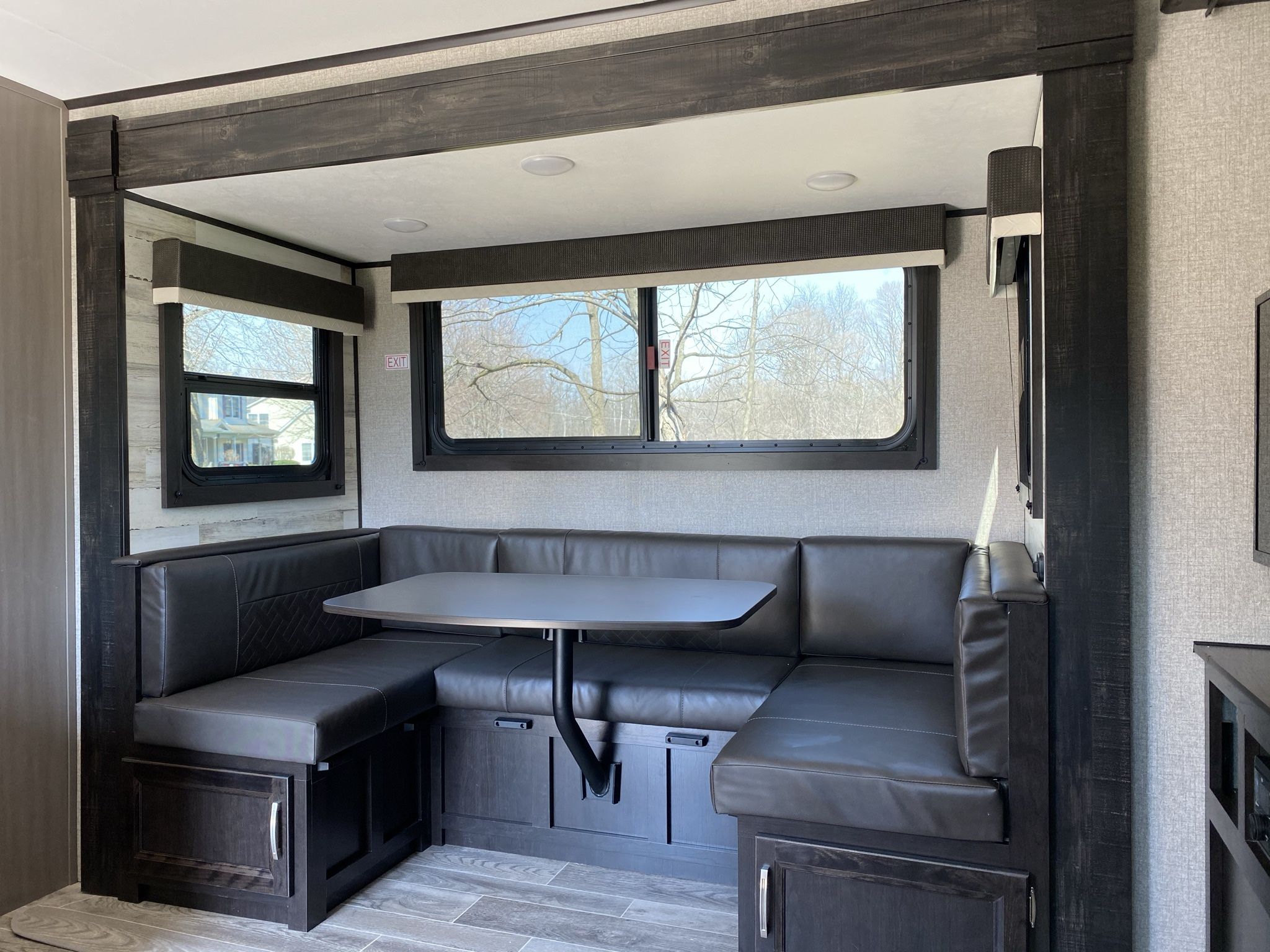 Jayco Jay feather X23E Hybrid Camper