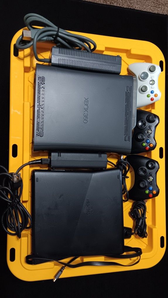 Xbox 360 And Xbox 360 Slim 