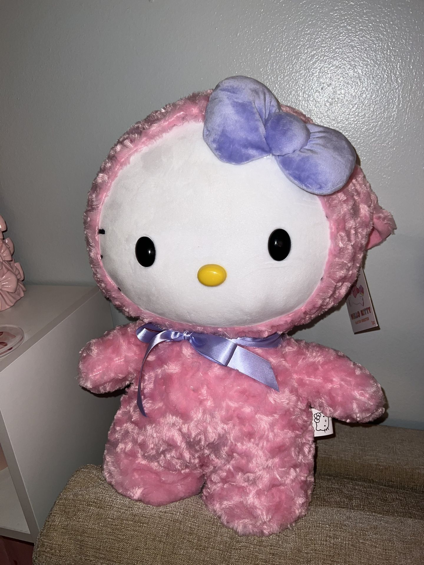 Hello Kitty Pink Lamb Greeter