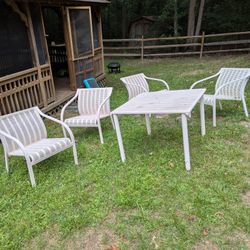 Outdoor/Patio Furniture 