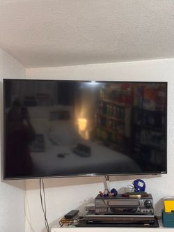 📺 Hitachi Roku Smart TV – Great Condition