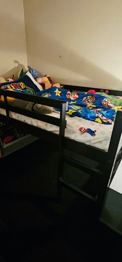 Twin loft bed