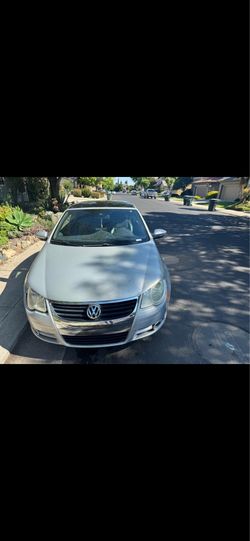 Title: 2009 Volkswagen Eos 2.0T Hardtop Convertible – Clean Title – Runs Great