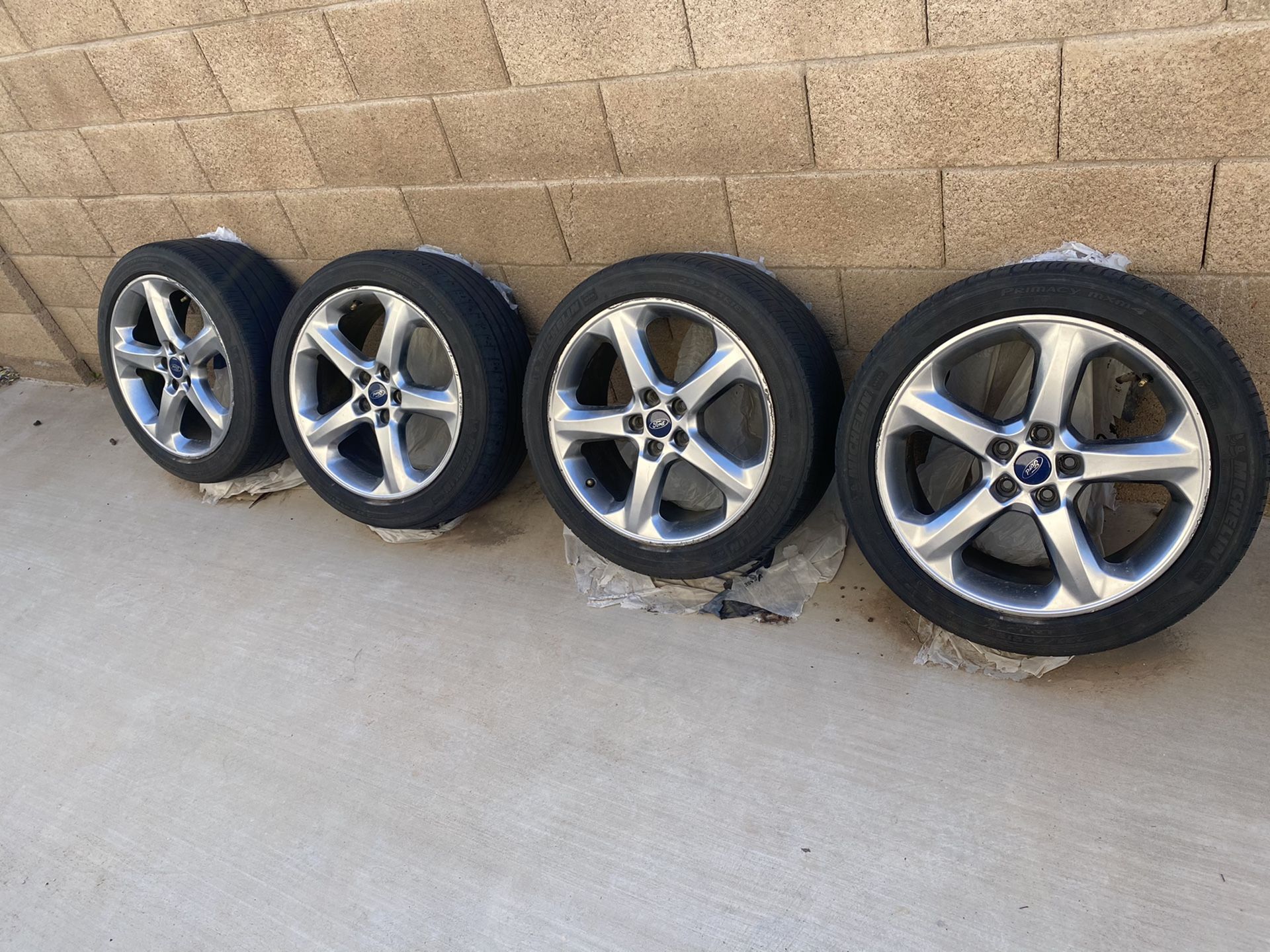Used rims and tires 2014 Ford Fusion for Sale in Gilbert, AZ OfferUp