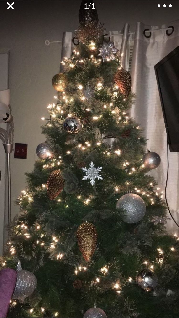 Christmas Tree 7.5 ft