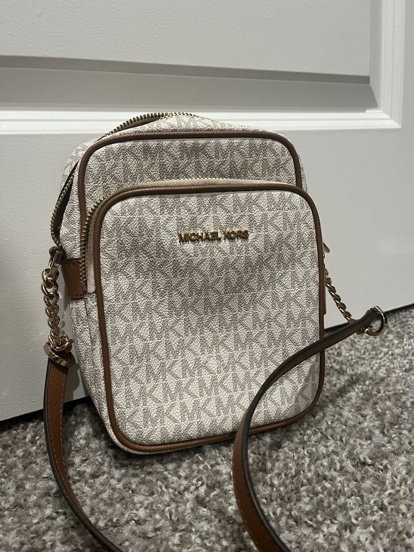 Michael Kors Jet Set Travel Medium Logo Crossbody Bag