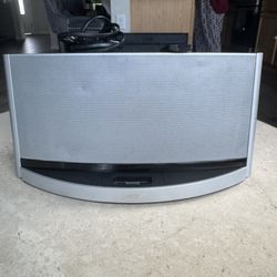 Bose SoundDock 10 digital music system (WITH REMOTE)