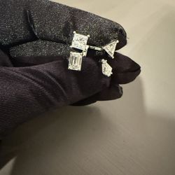 Igi Certified 4 Diamond Shape Ring 