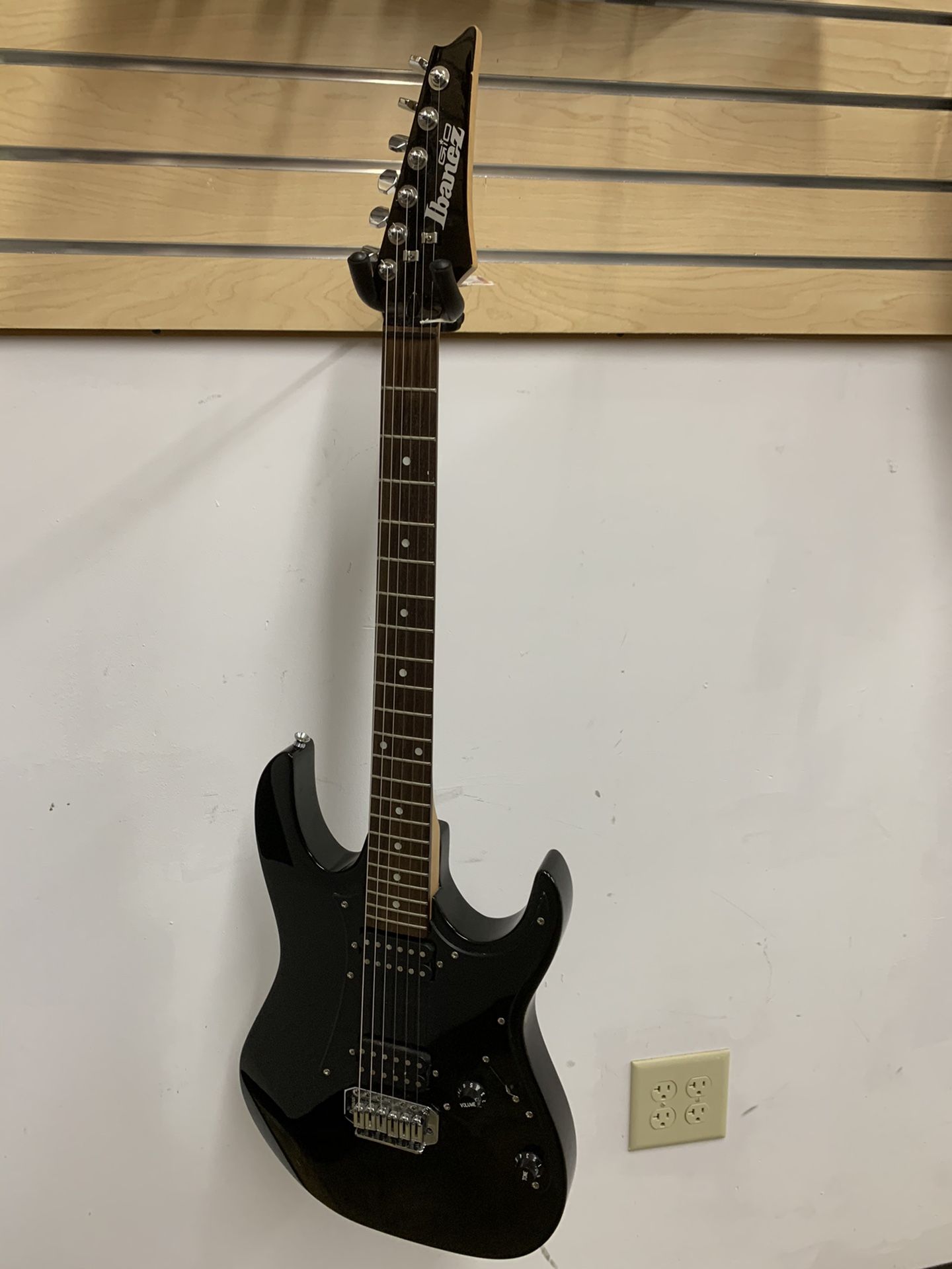 Ibanez GIO GRX20 6-String electric guitar no Case
