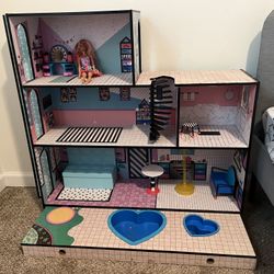 Dollhouse 