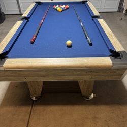 7’ Pool Table