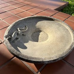 Solid Concrete Birdbath Top With Lizard Made By Campania 
