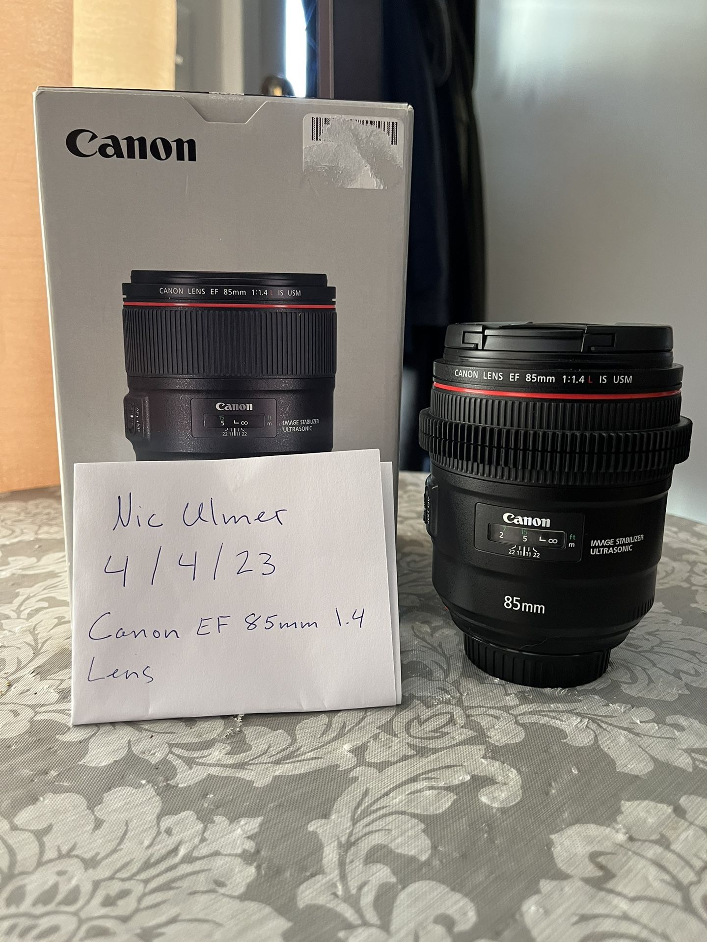 Canon EF 85mm f/1.4 L IS USM Lens - Excellent Condition