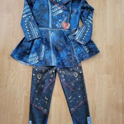 Disney Descendants 2. Girl Costume Size 7/8