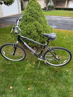 Diamondback Wildwood Classic Men's Bike - Medium 17" Frame / 26" Wheels