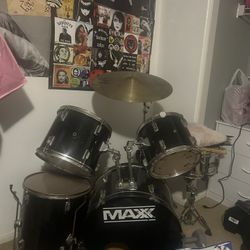 Black Maxx Drum set 