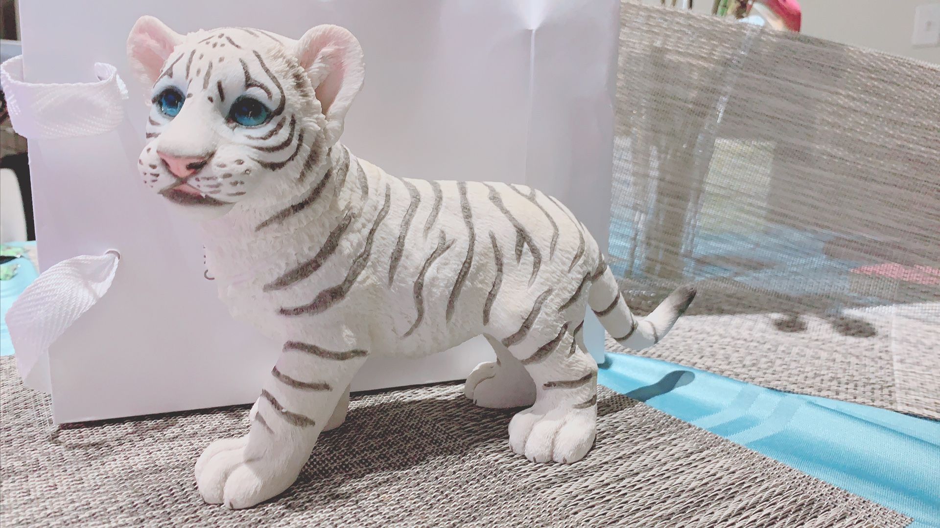 Tiger Collectible Wild Cat Animal Decoration Figurine Statue
