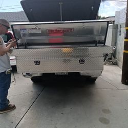 DIAMOND  PLATE  TOOL BOX  /With Key WEATHERGAURD 