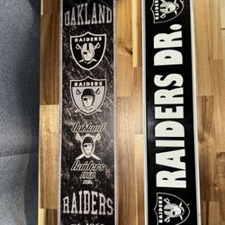 Raiders Signs 