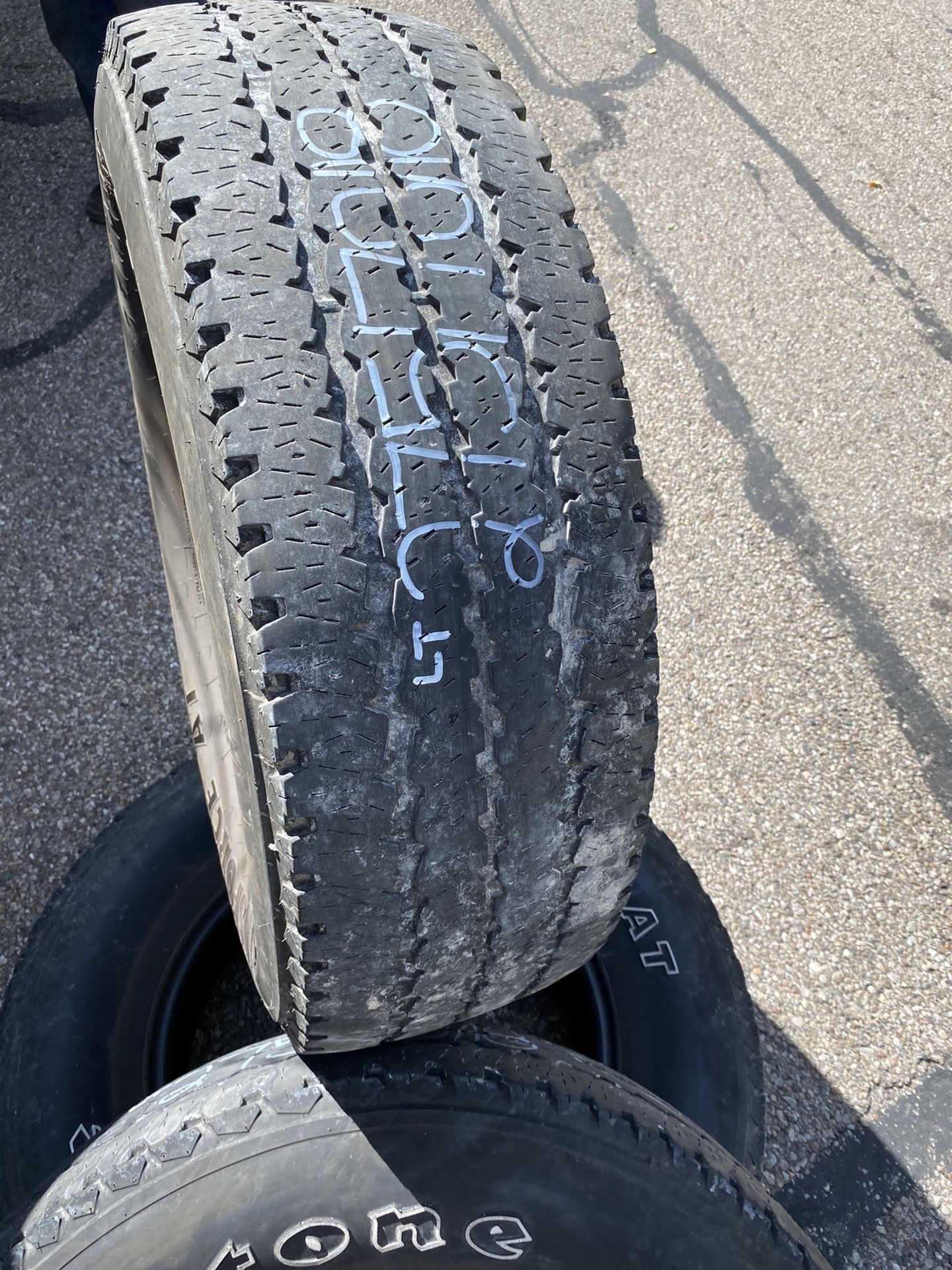 275 70 18