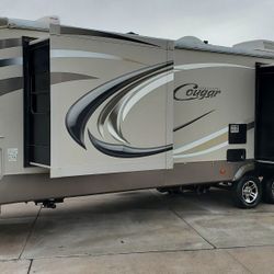 2014 High Country Couger 32 Ft 3 Slides