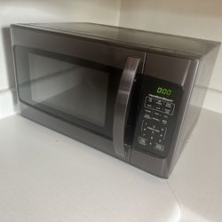 Silver Countertop Microwave 