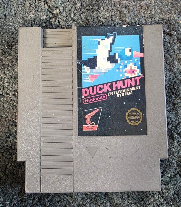 Duck Hunt (NES, 1985) – Original Nintendo Game Cartridge – Tested & Working – Classic Zapper Game