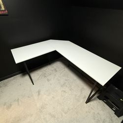 L-Shaped White Desk – Modern, Spacious & Sturdy(negotiable)