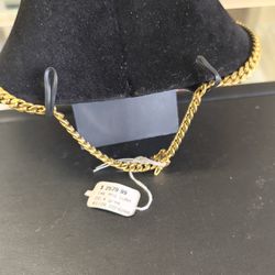 14k Gold Cuban link necklace 22.4 grams layaway available 10% dwon if you interested please make sure you ask for Maribel thank you