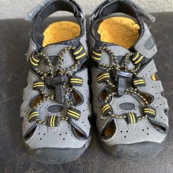 Khombu Kyle Youth Sandals – Toddler Size 12 (Item #1182623)