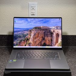 ASUS Zephyrus G16 (2024) Gaming Laptop