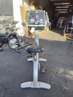 Star Trac Pro Upright Bike