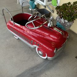 Metal 1950's Style Childrens Red Fire Fighter Comet Pedal Car -with car cover