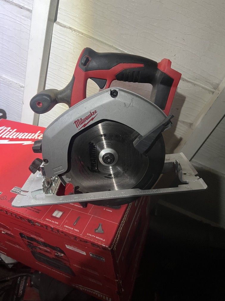 MILWAUKEE CIRCULAR 