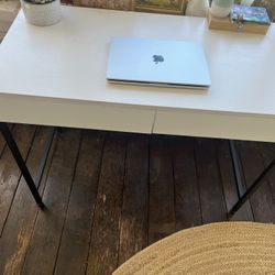 Stylish White desk (Looks New!)