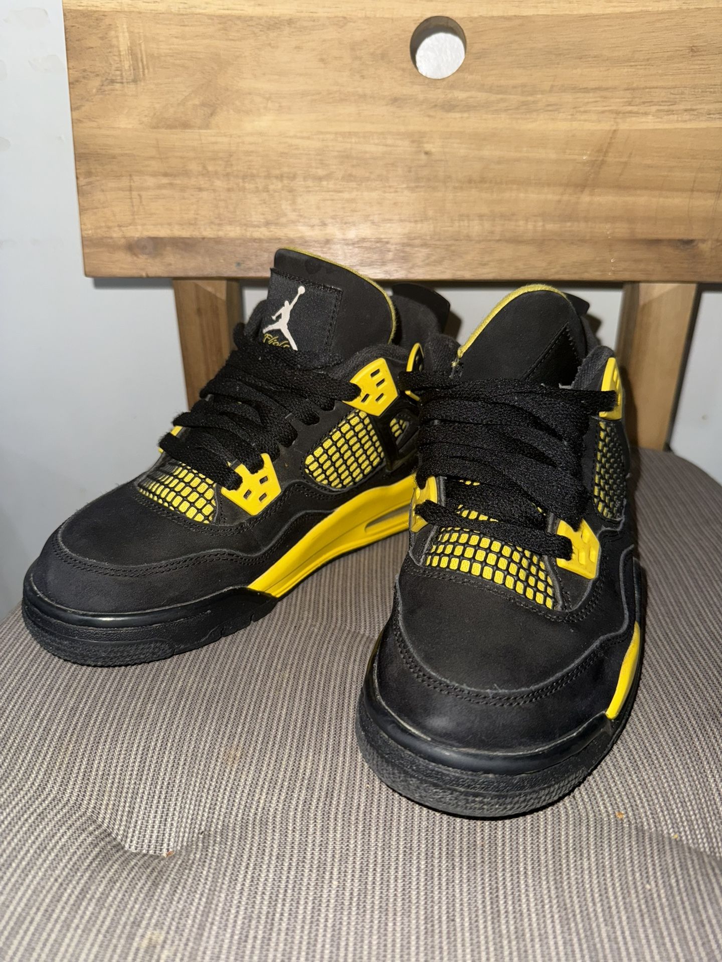 Jordan 4 Retro Thunder Size 4Y