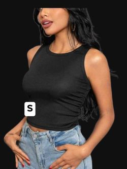 New women’s crop top size small
