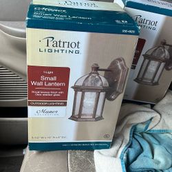 Patriot Lighting Small Wall Lantern For Outdoor 